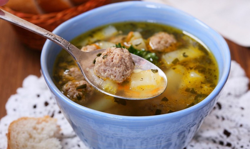 Суп с мясными фрикадельками