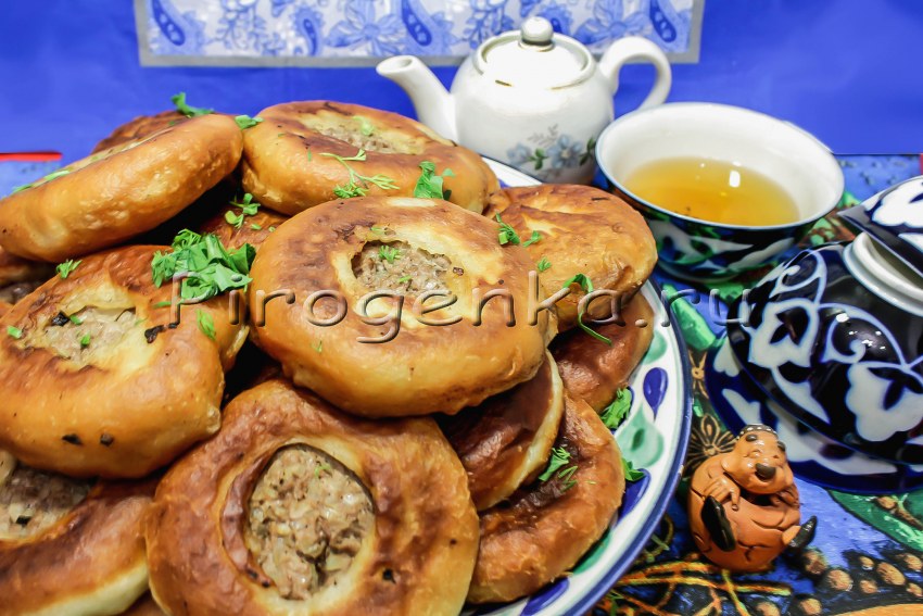 Узбекская мясная выпечка