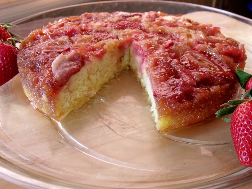 Пирог с клубникой