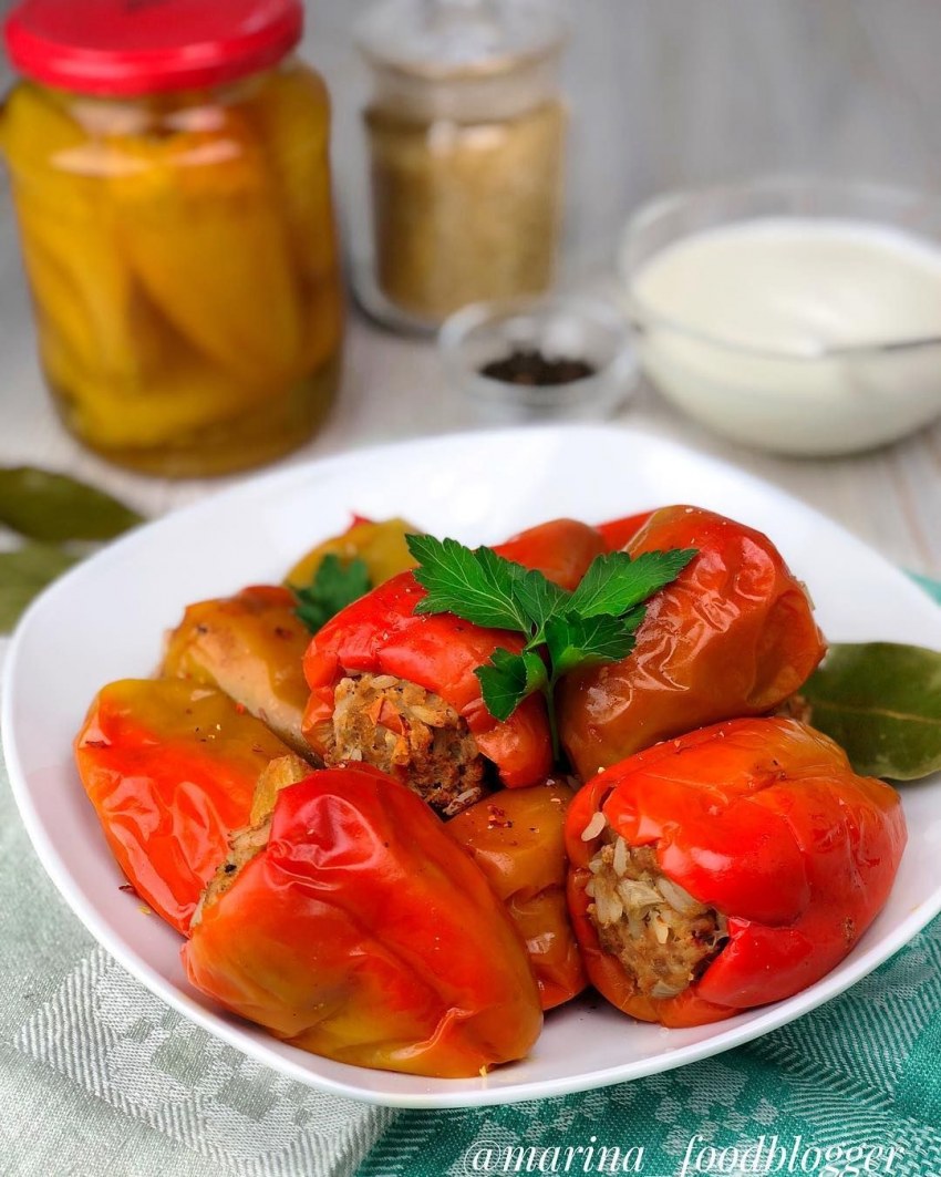 Перец фаршированный овощами