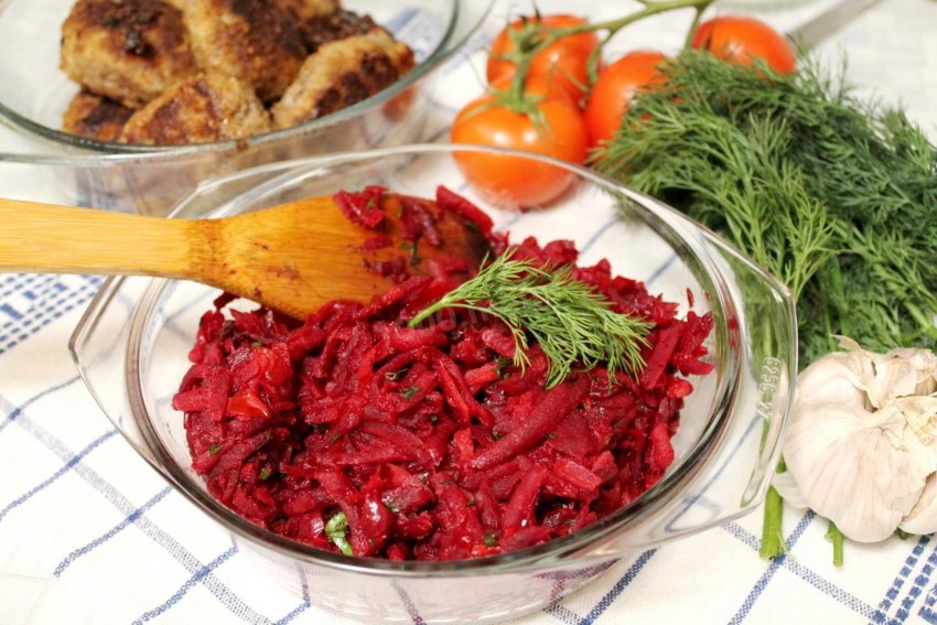 Свекла с морковью тушеная