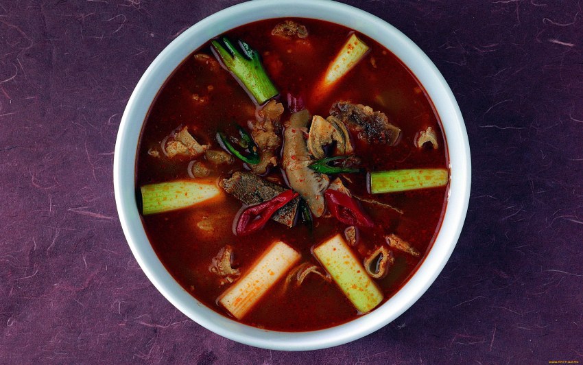 Вкусный суп из свиных ребрышек