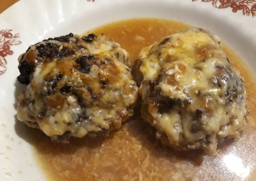 Котлеты из фарша в духовке с сыром
