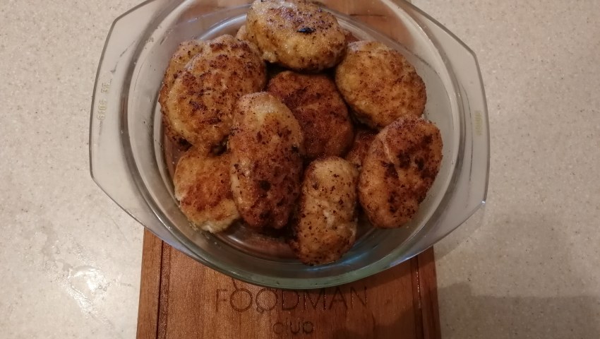 Кур ные котлетысо сливкаии