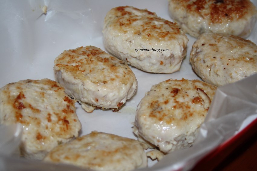 Котлеты из куриной грудки с сыром в духовке