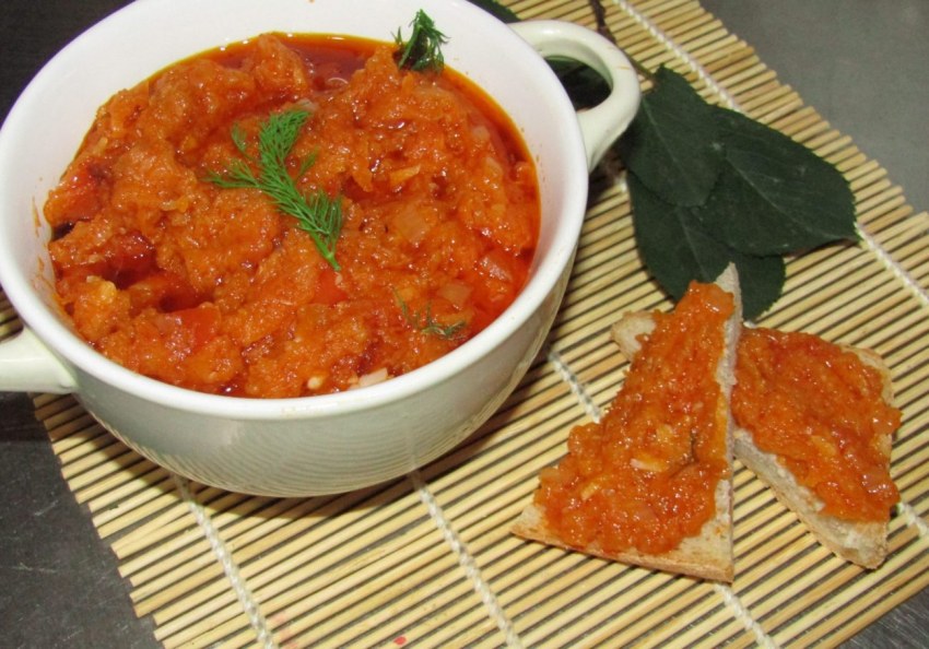Кабачково баклажанная икра