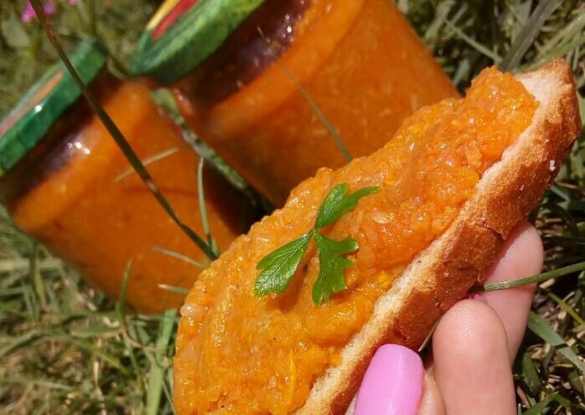Кабачковая икра с базиликом