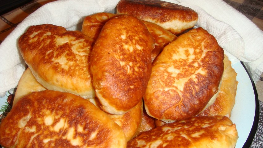 Жареные пирожки на картофельном отваре