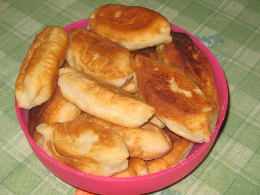 Пирожки с картошкой жареные на сковороде