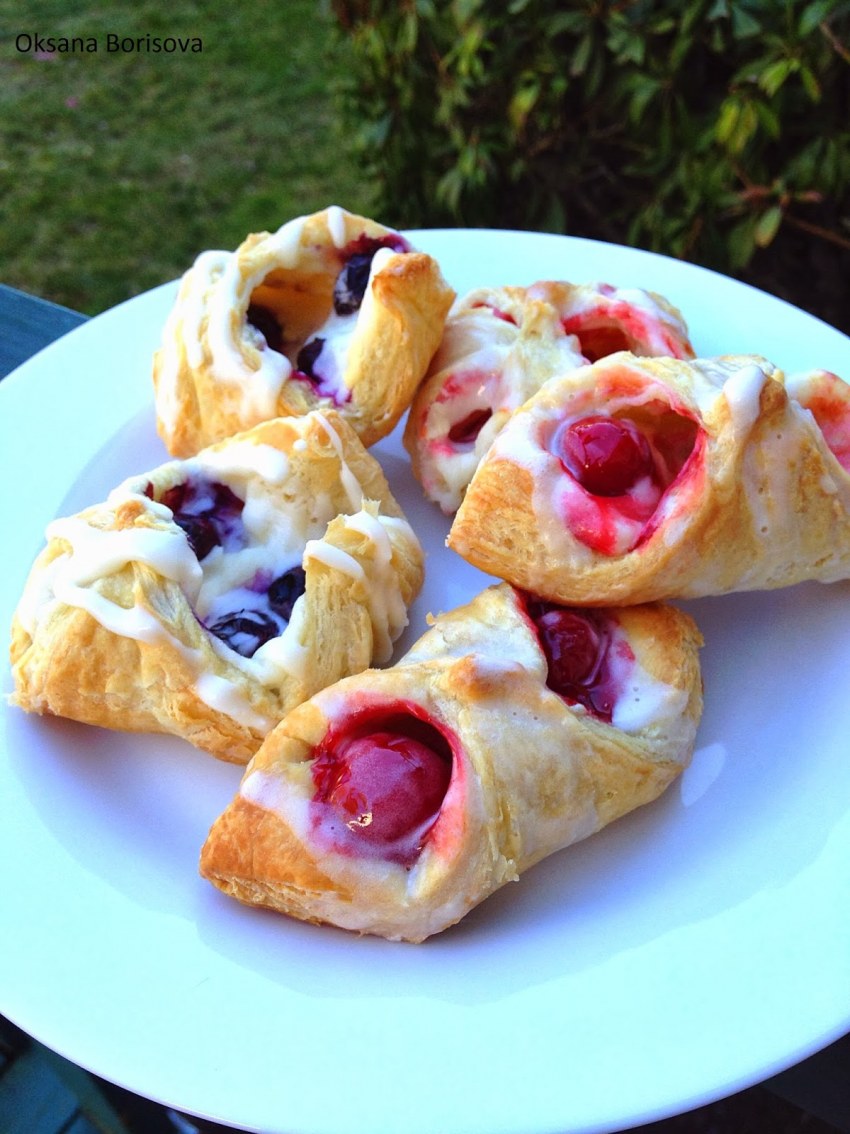 Слойки с клубникой
