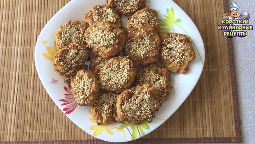 Овсяное печенье в руке