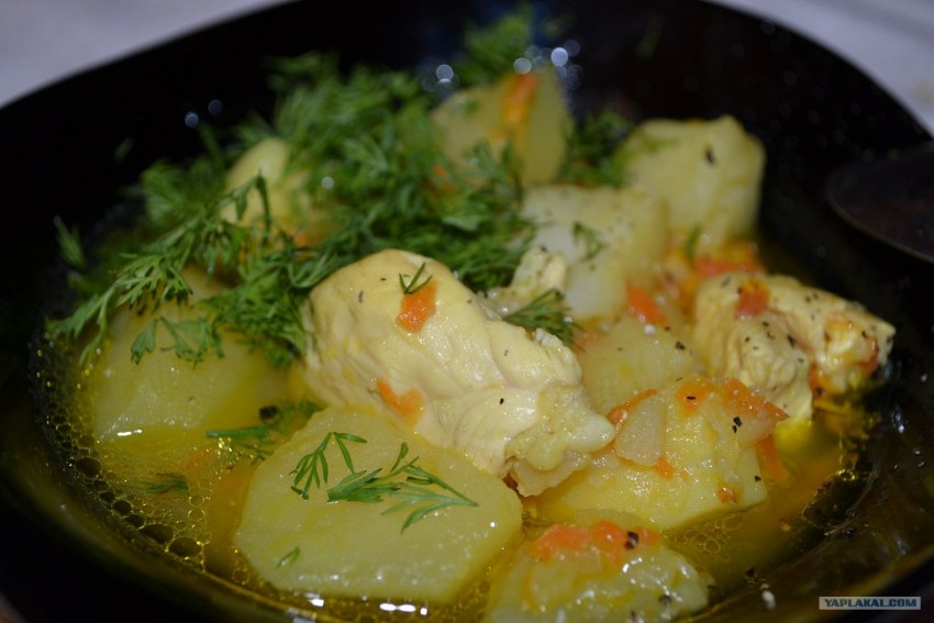 Тушёная картошка с курицей