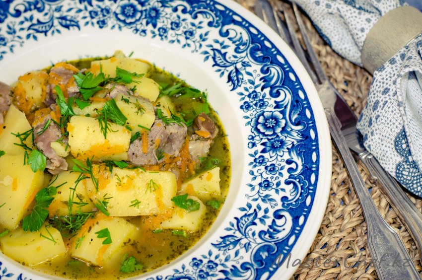 Суп со свининой и картошкой