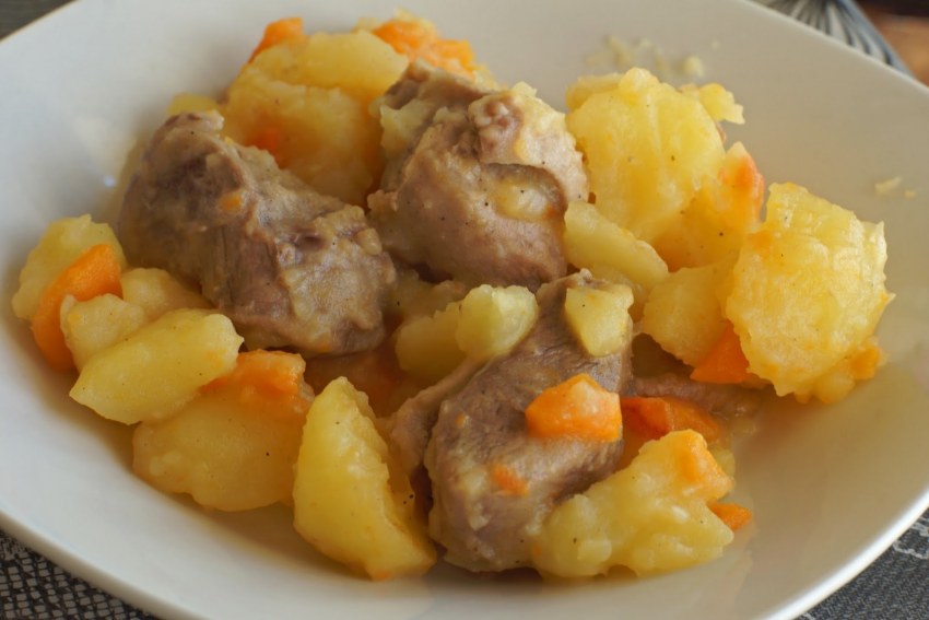 Картофель тушеный с мясом