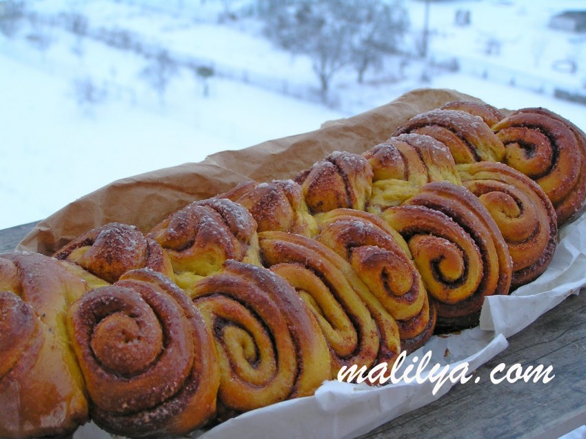 Булочка с корицей