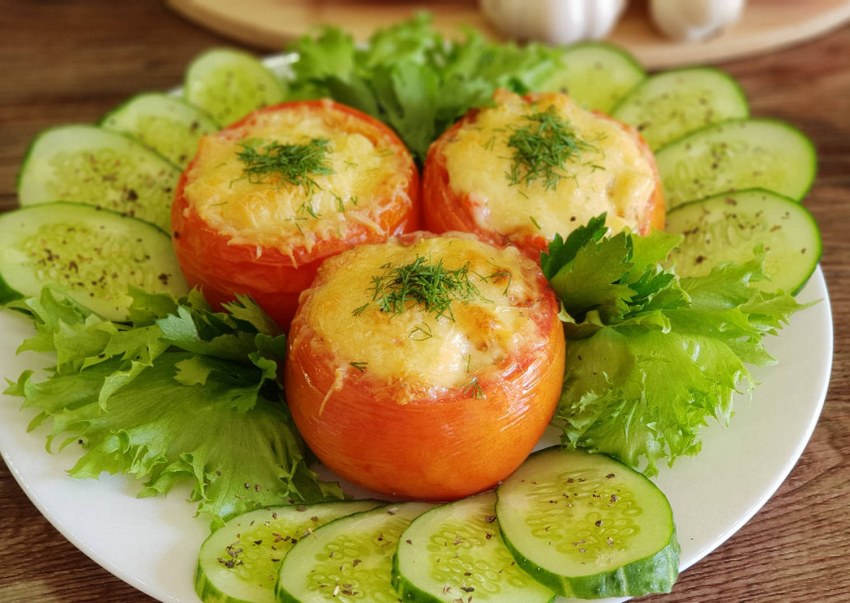 Помидоры фаршированные курицей