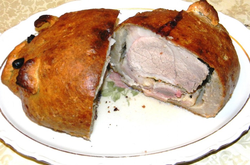 Мясо в тесте в духовке