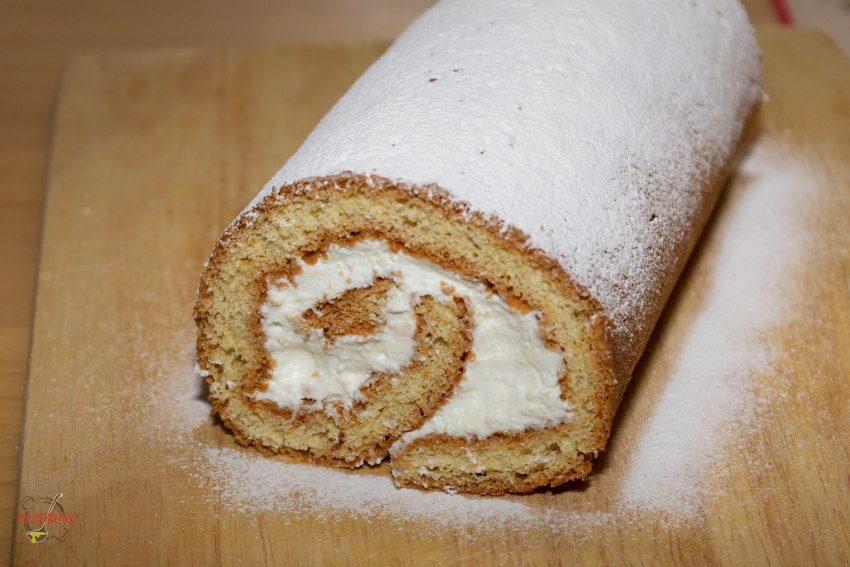 Сладкая выпечка с кремом