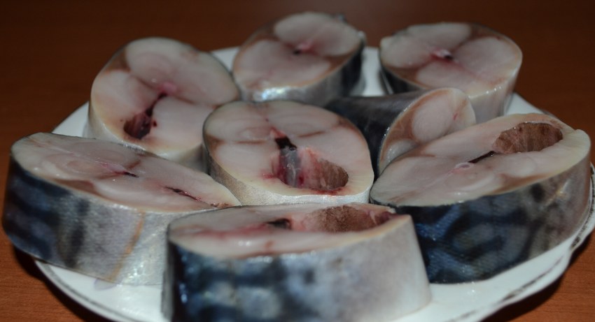 Малосольная рыба скумбрия