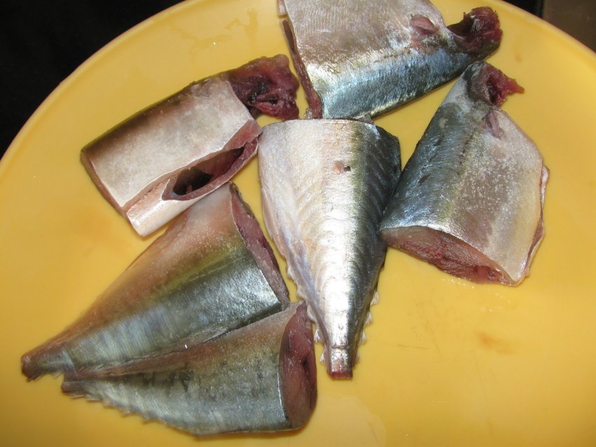Скумбрия в рассоле кусочками