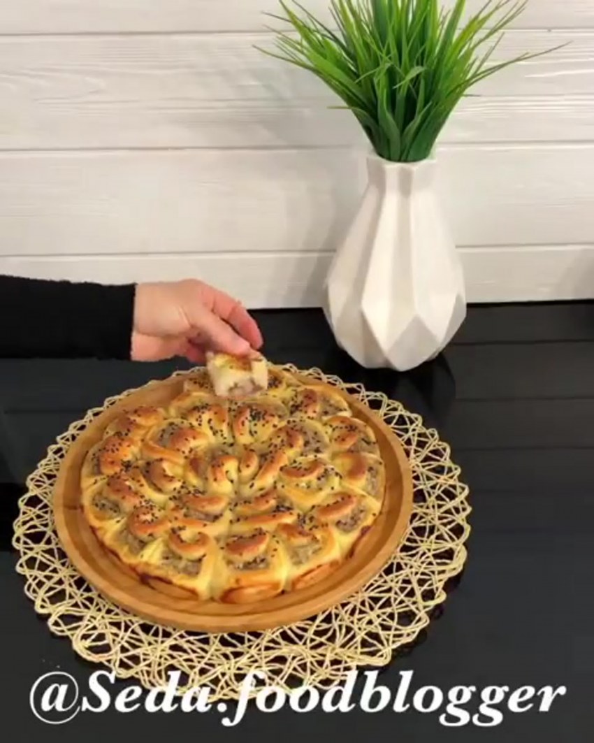 Праздничный мясной пирог