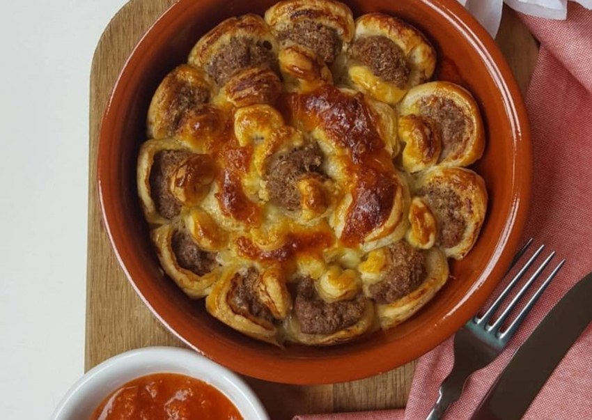 Мясной пирог Хризантема из дрожжевого теста