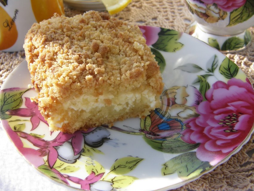 Королевская ватрушка с изюмом и орехами