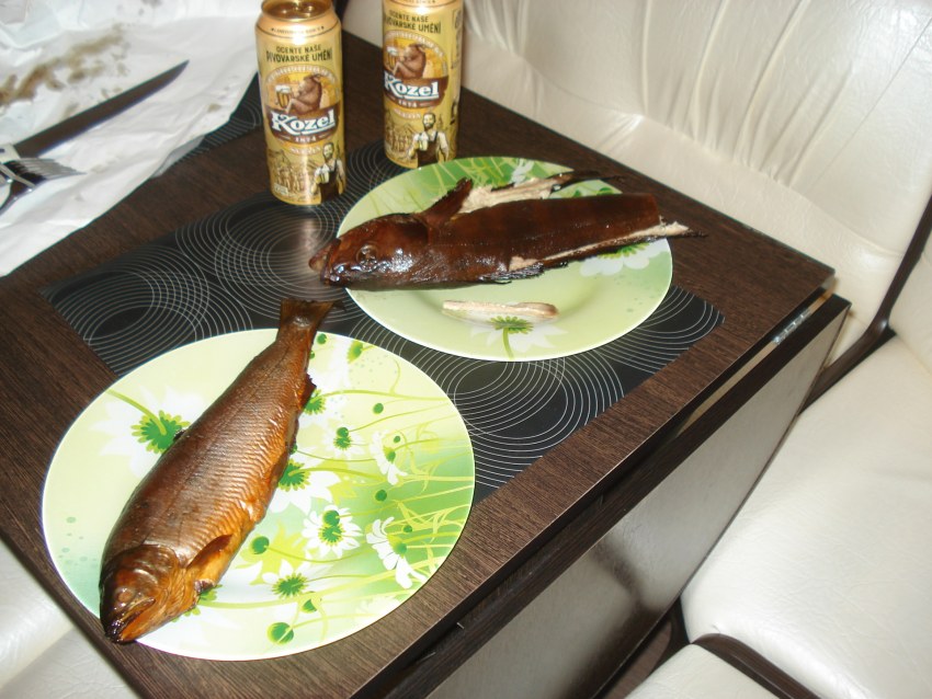 Скумбрия в духовке с морковью и луком