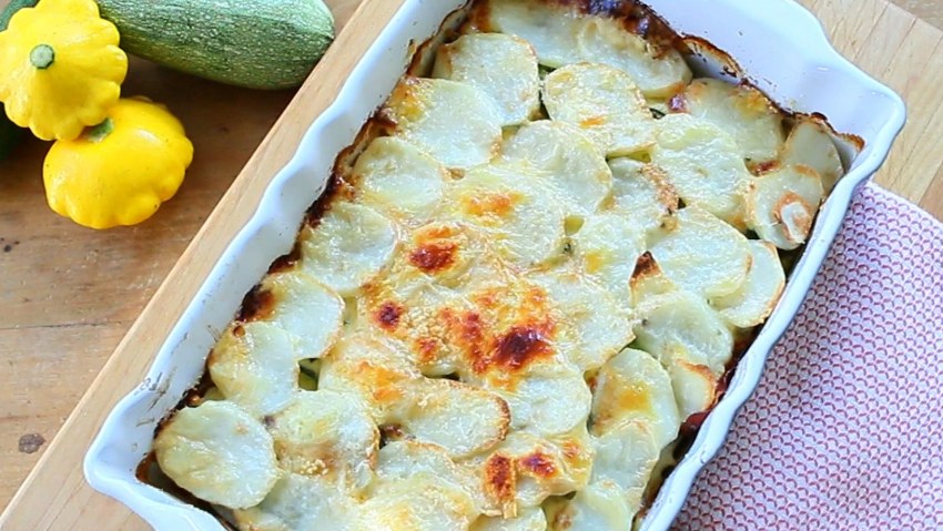 Кабачки с картошкой в духовке с сыром
