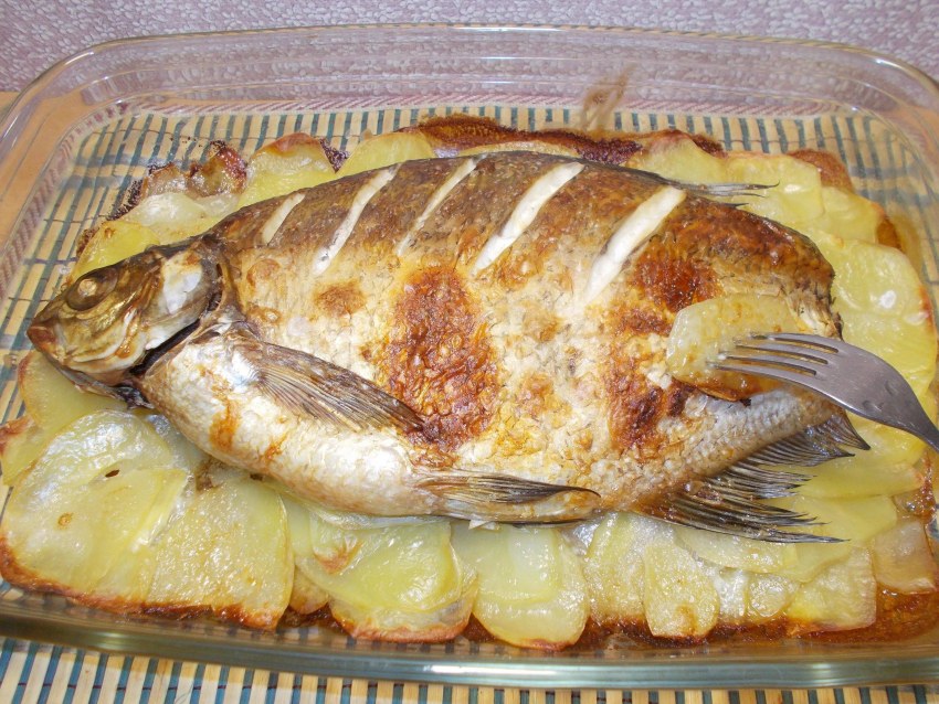 Лещ в духовке