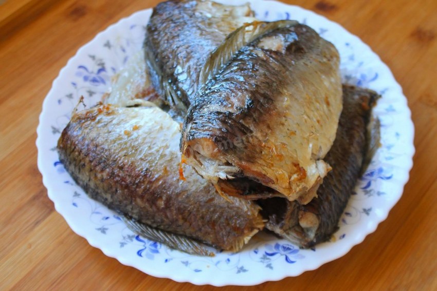 Как приготовить карася в сметане