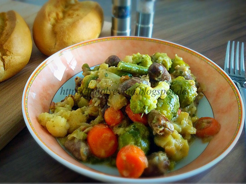 Рагу с брюссельской капустой и грибами