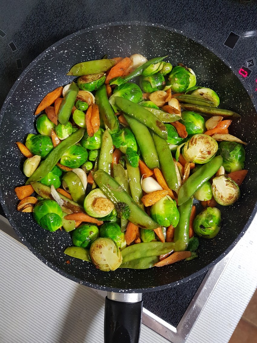 Жаркое с брюссельской капустой