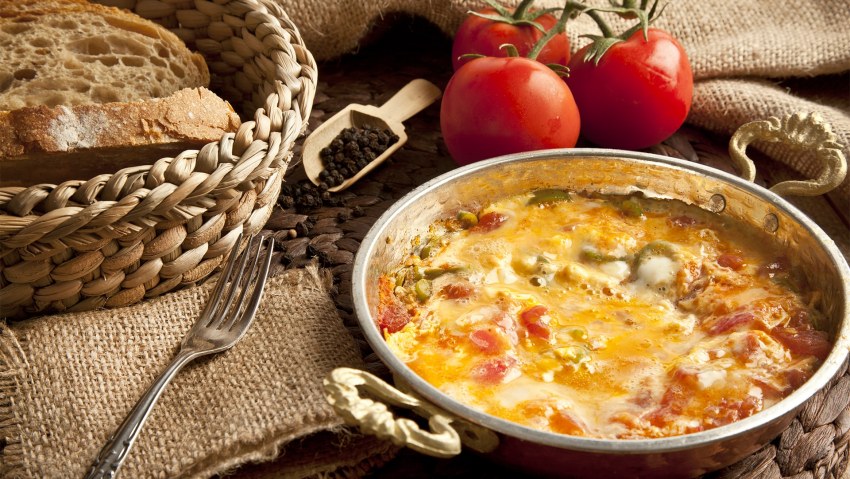 Менемен турецкий омлет с овощами