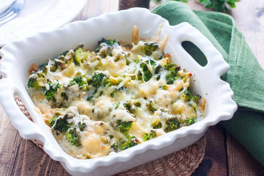 Запеканка из брокколи и курицы
