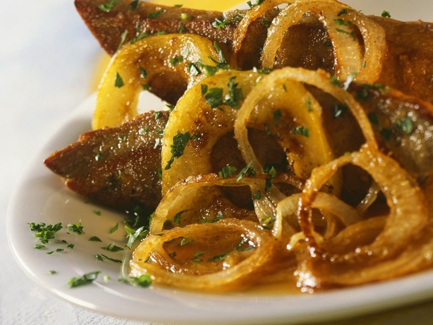 Куриная печень с яблоками