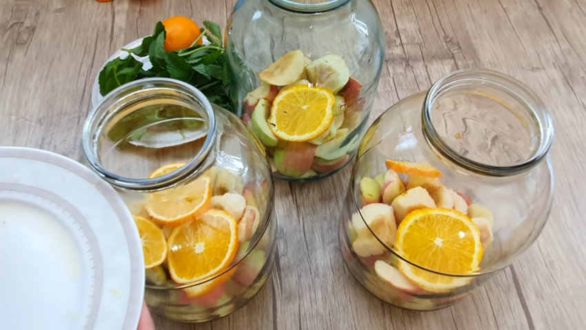 Компот из красных яблок