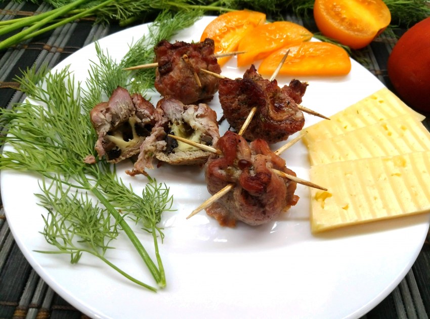 Блинные мешочки с ветчиной и сыром