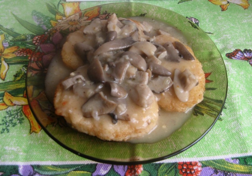 Мясные биточки с грибами