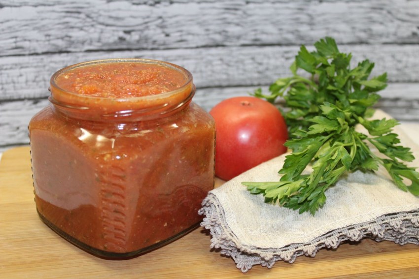 Аджика хреновина сырая