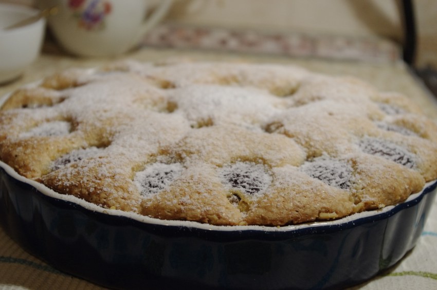 Шарлотка с творогом и яблоками в духовке