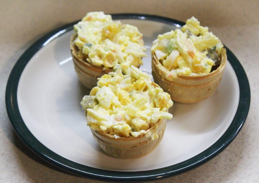 Крабовый салат с ананасом