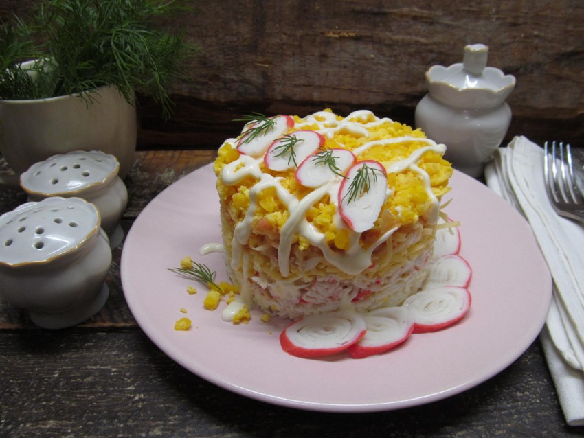 Тарталетки с крабовыми палочками