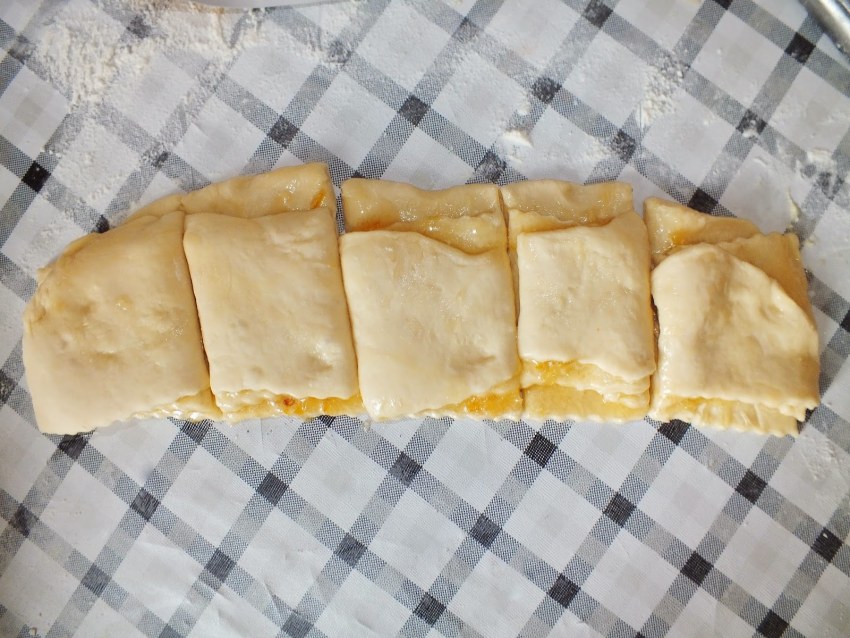 Слойки с фруктами