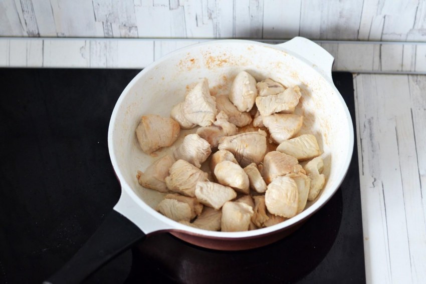 Кавурма из индейки с овощами