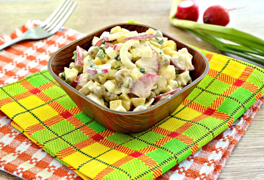Салат с картошкой и редиской