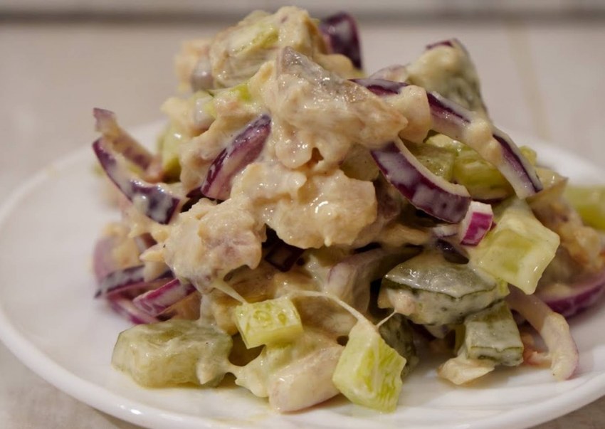 Салат из копчёной рыбы с картошкой