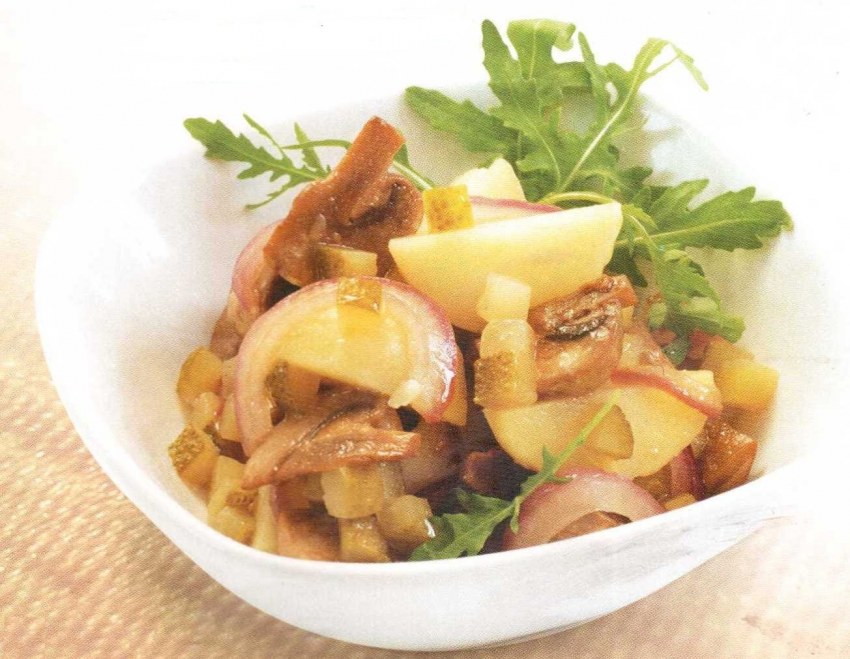 Салат картофельный с грибами
