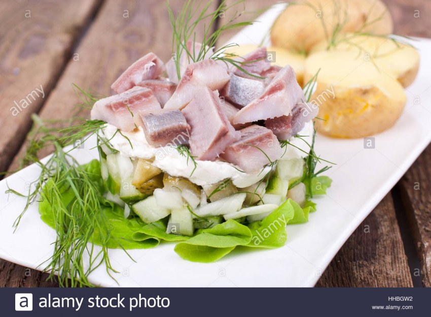 Салат с селёдкой и яблоком