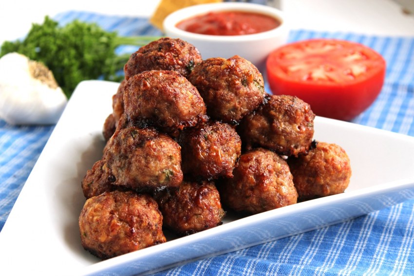 Куриные шарики в сырно-сливочном соусе